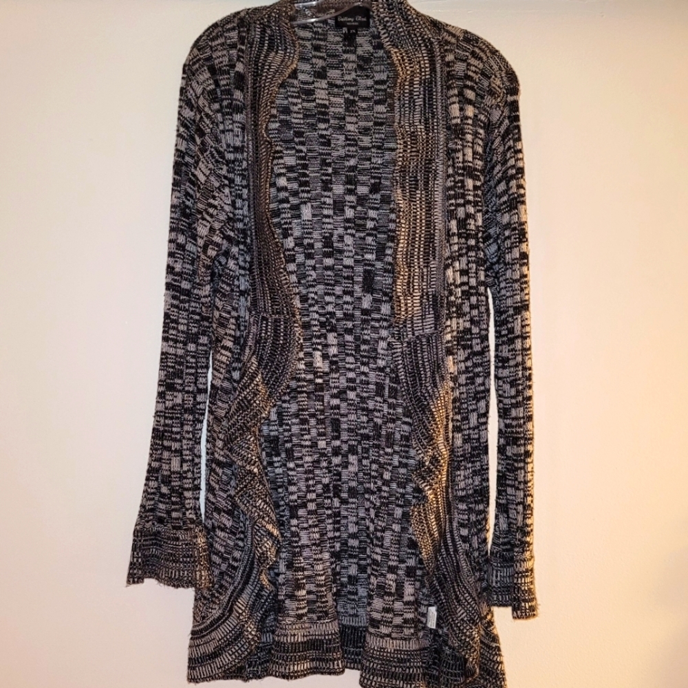 Brittany Black/white sweater 2XL